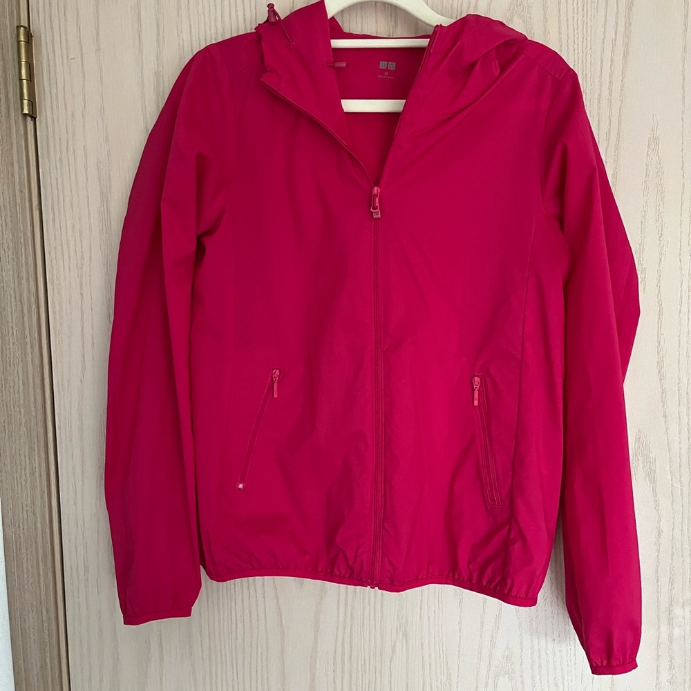 Uniqlo Women's Pink raincoat with hood
